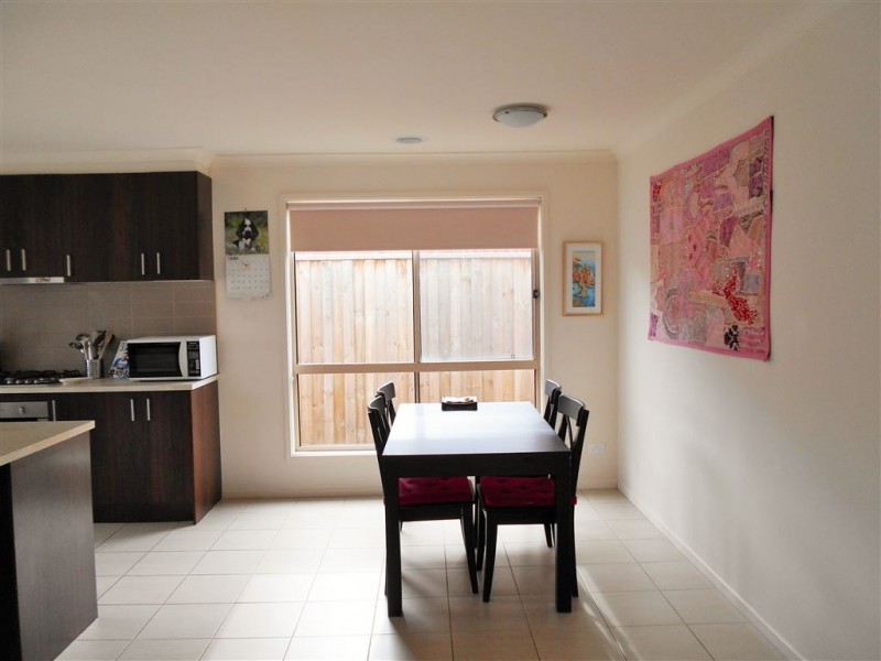 37 Rankin Close, Lynbrook VIC 3975