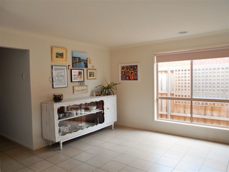 37 Rankin Close, Lynbrook VIC 3975