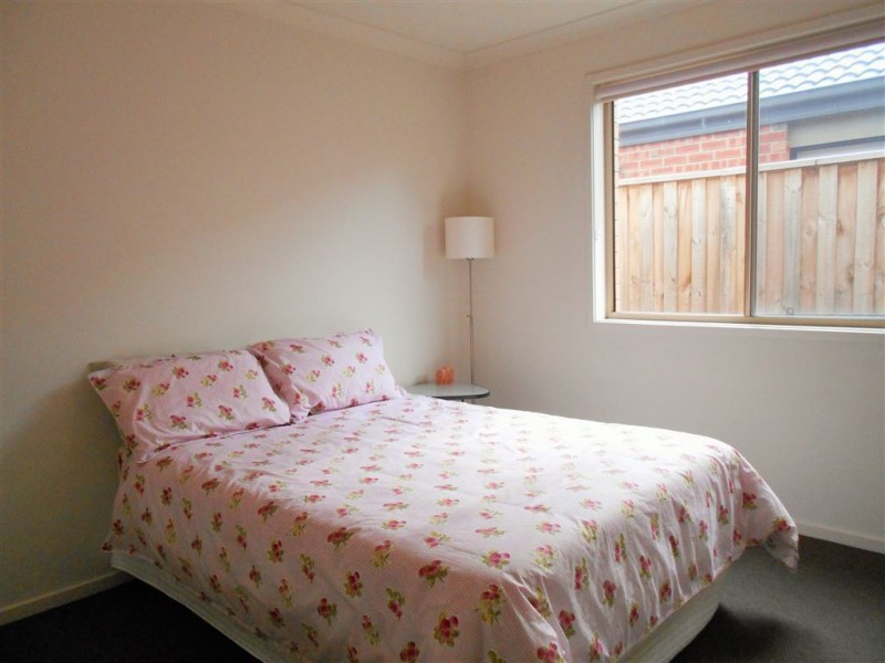 37 Rankin Close, Lynbrook VIC 3975