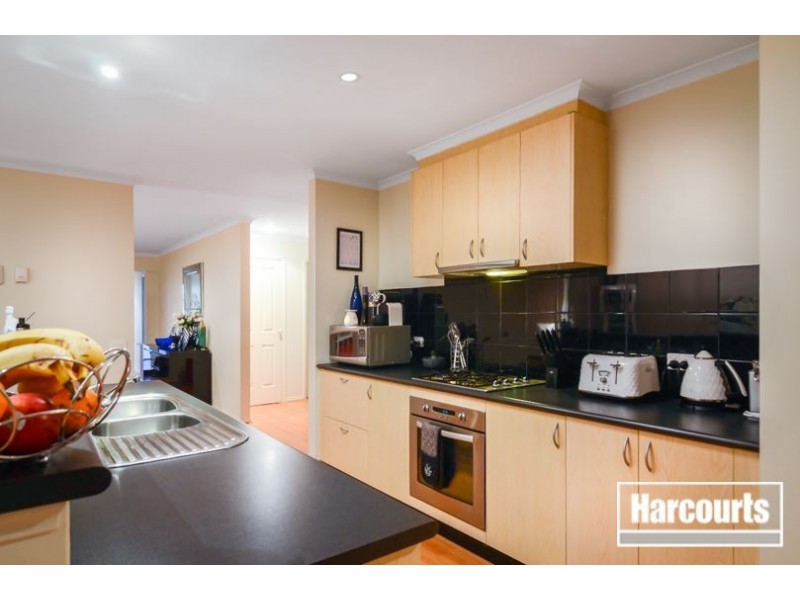 15 Honeyeater Grove, Narre Warren VIC 3805