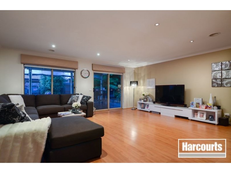15 Honeyeater Grove, Narre Warren VIC 3805