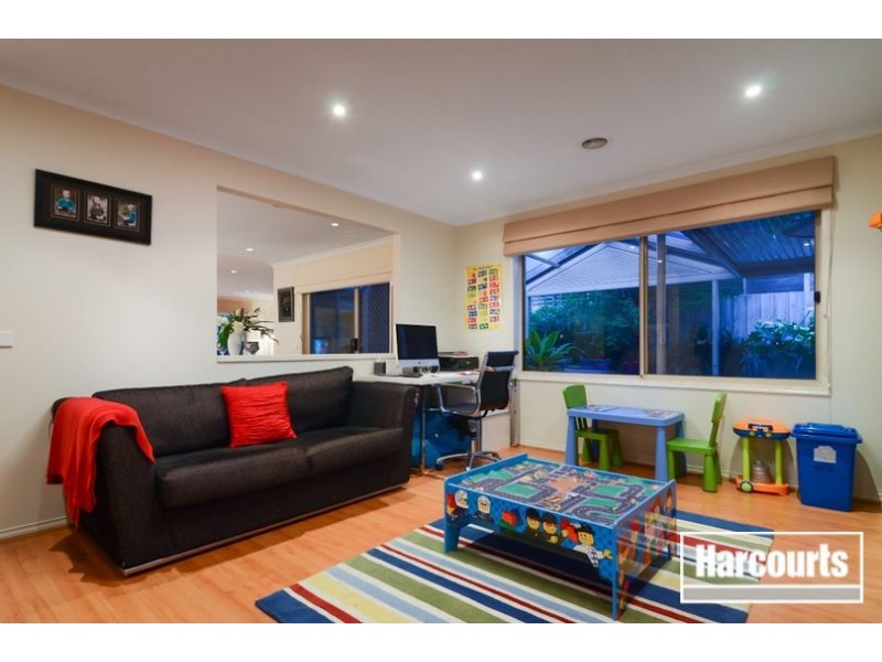 15 Honeyeater Grove, Narre Warren VIC 3805