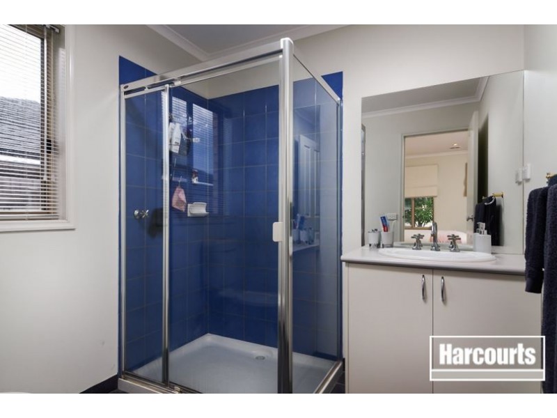 15 Honeyeater Grove, Narre Warren VIC 3805