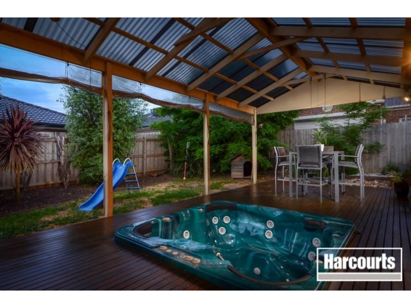 15 Honeyeater Grove, Narre Warren VIC 3805