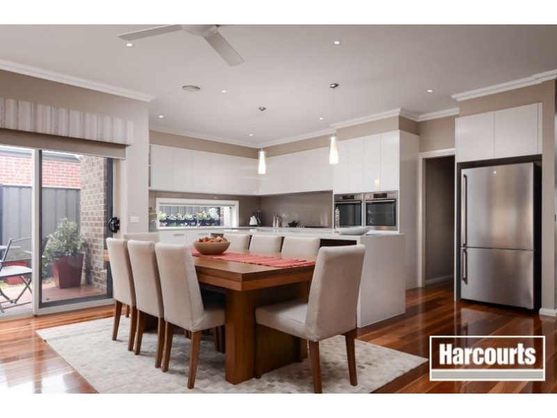 63 Wheelers Park Drive, Cranbourne North VIC 3977