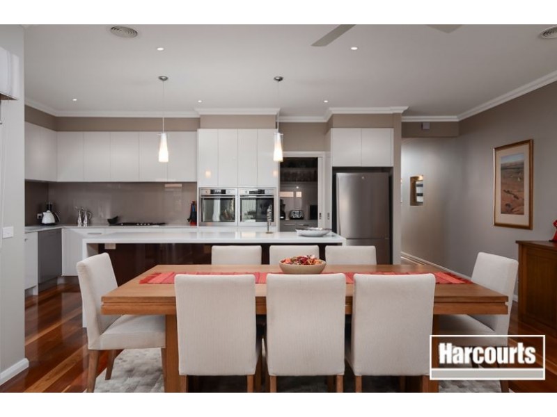 63 Wheelers Park Drive, Cranbourne North VIC 3977