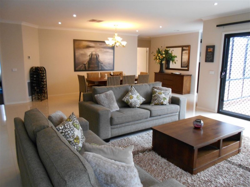 22 Sagan Drive, Cranbourne North VIC 3977