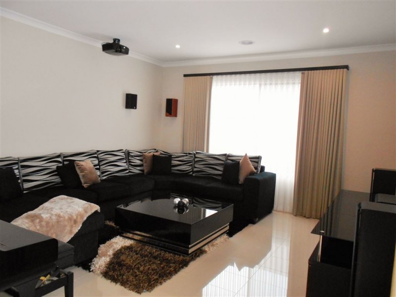 22 Sagan Drive, Cranbourne North VIC 3977