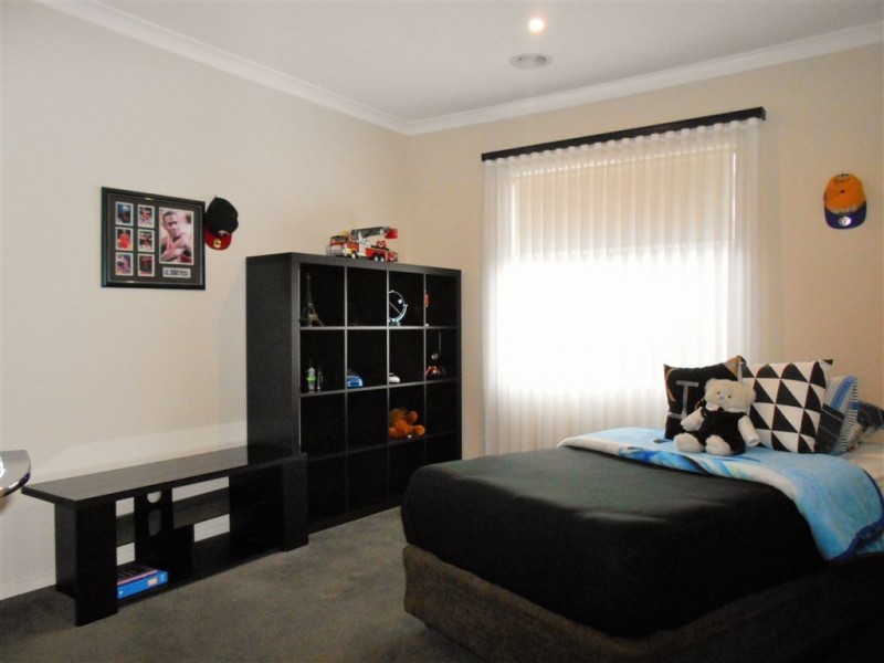 22 Sagan Drive, Cranbourne North VIC 3977