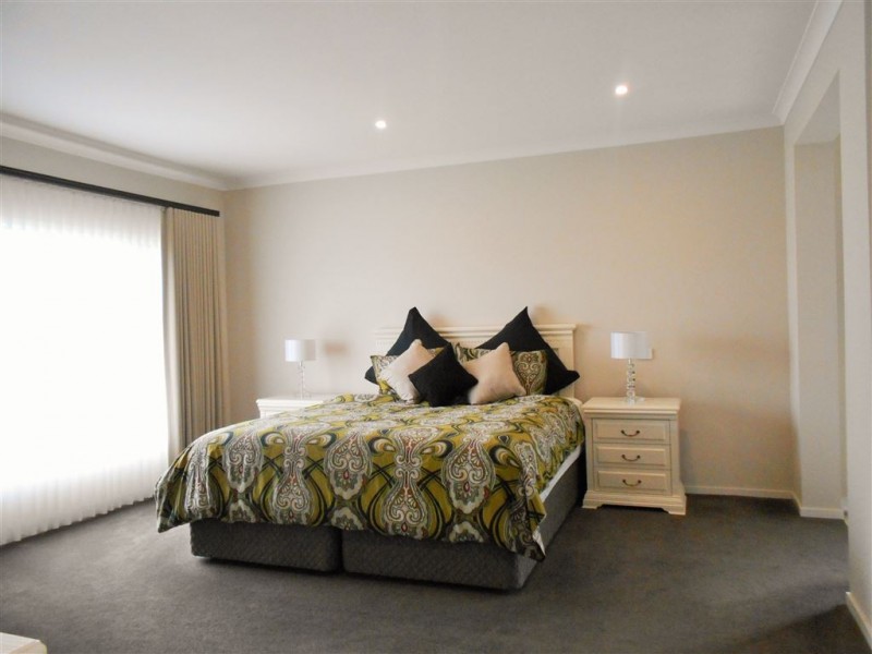 22 Sagan Drive, Cranbourne North VIC 3977