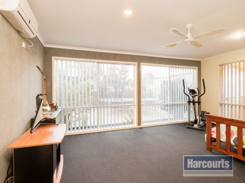 33 Cromford Cres, Narre Warren South VIC 3805