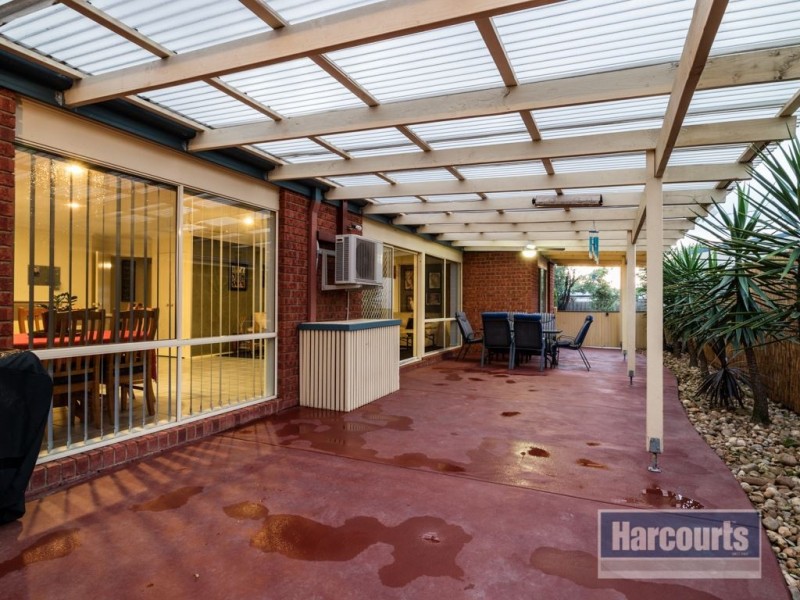 33 Cromford Cres, Narre Warren South VIC 3805