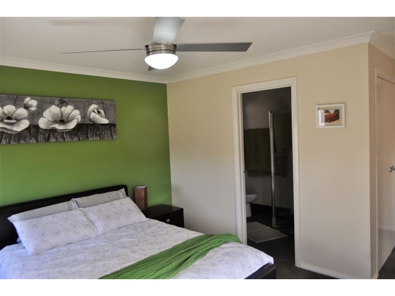 1 Calais Circuit, Cranbourne West VIC 3977