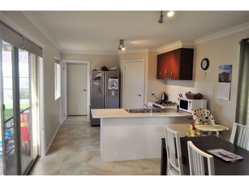 1 Calais Circuit, Cranbourne West VIC 3977