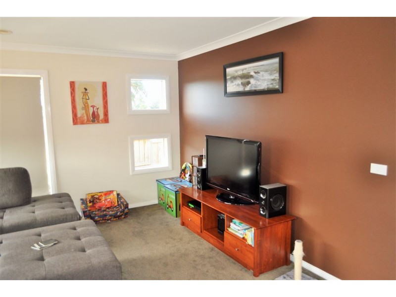 1 Calais Circuit, Cranbourne West VIC 3977