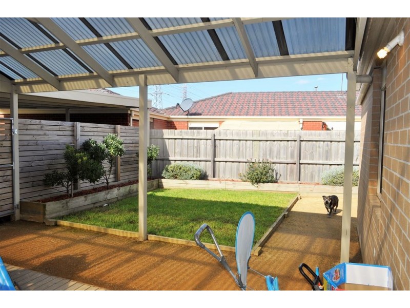 1 Calais Circuit, Cranbourne West VIC 3977