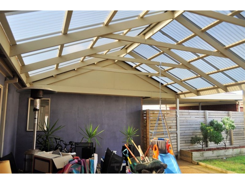 1 Calais Circuit, Cranbourne West VIC 3977