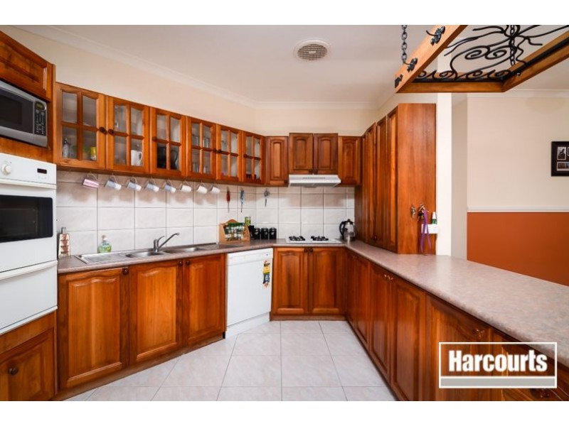 10 Amberley Park Drive, Narre Warren South VIC 3805