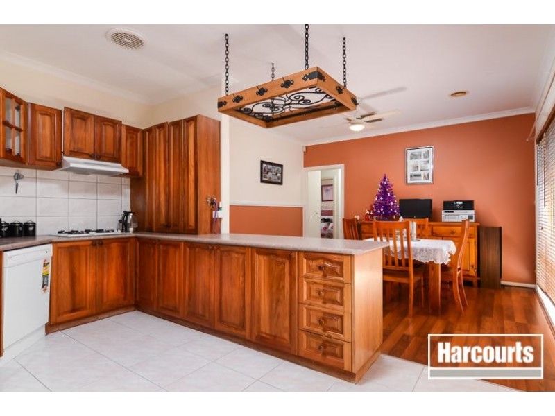 10 Amberley Park Drive, Narre Warren South VIC 3805