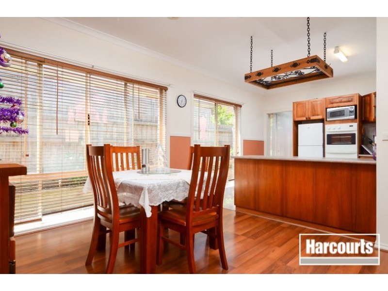 10 Amberley Park Drive, Narre Warren South VIC 3805