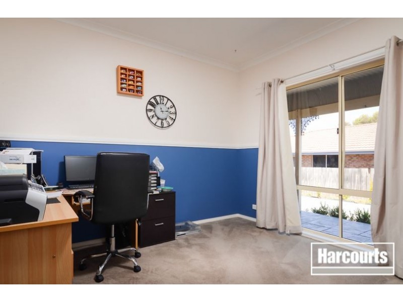 10 Amberley Park Drive, Narre Warren South VIC 3805