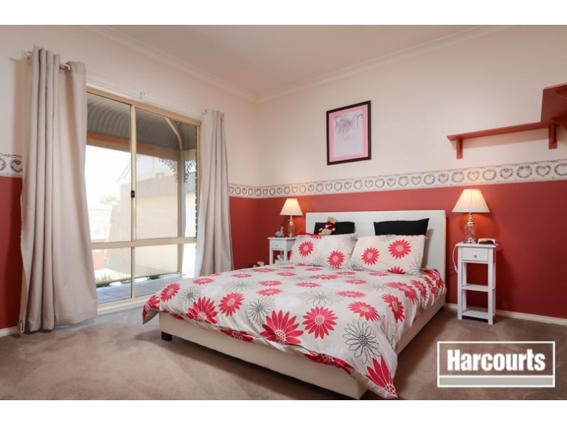 10 Amberley Park Drive, Narre Warren South VIC 3805