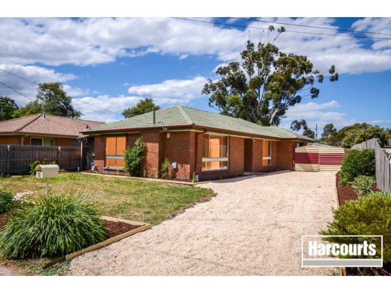 18 Circle dr north, Cranbourne VIC 3977