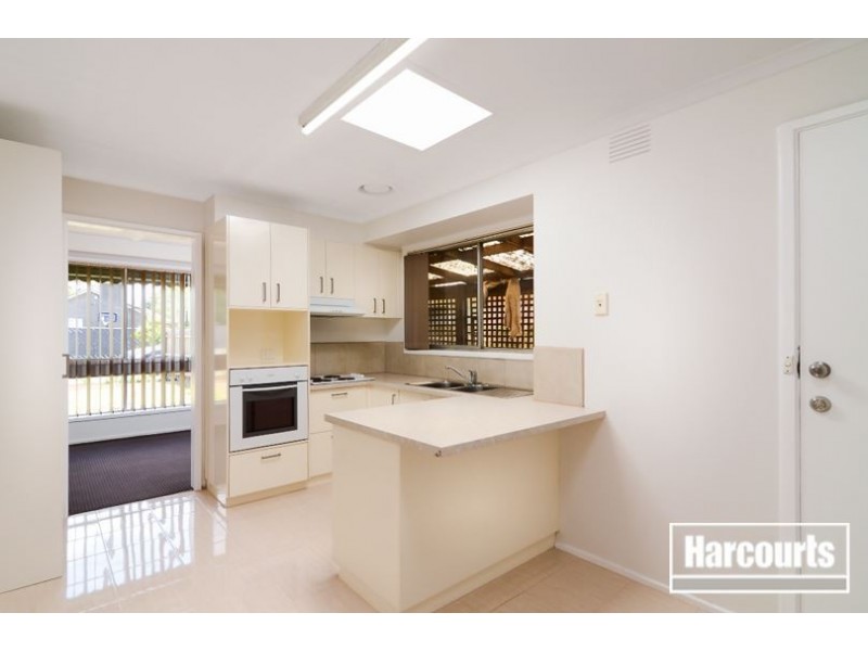 18 Circle dr north, Cranbourne VIC 3977