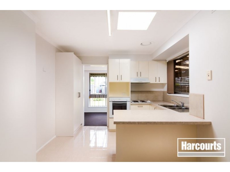 18 Circle dr north, Cranbourne VIC 3977