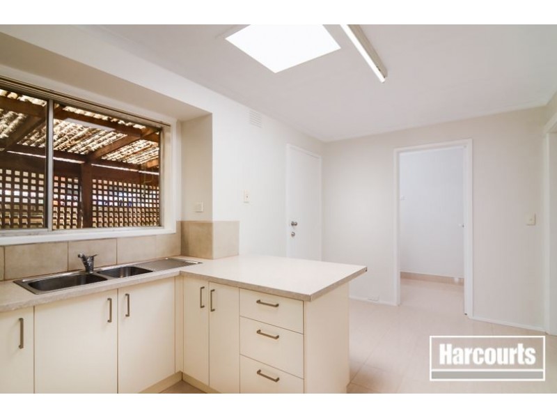 18 Circle dr north, Cranbourne VIC 3977