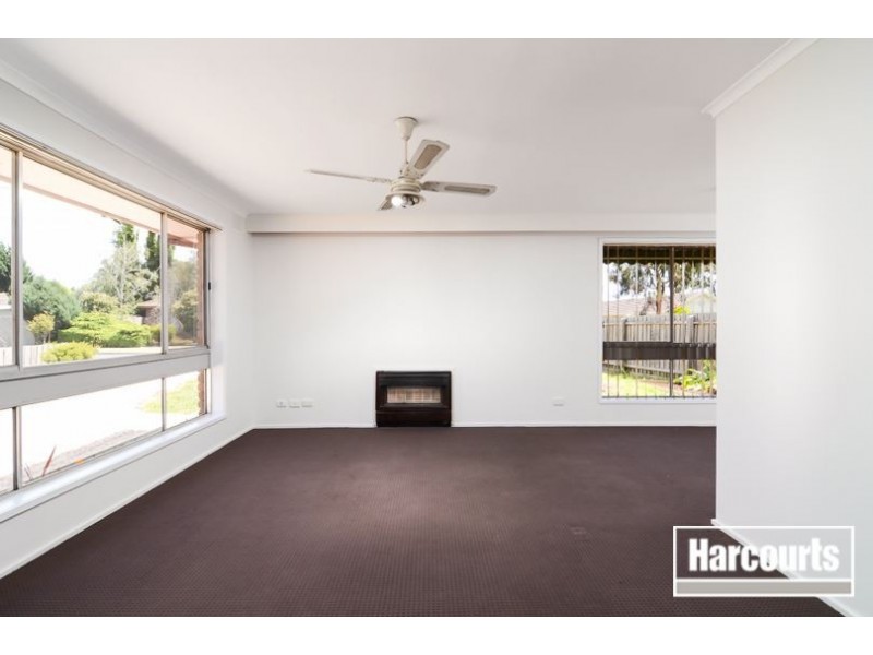 18 Circle dr north, Cranbourne VIC 3977