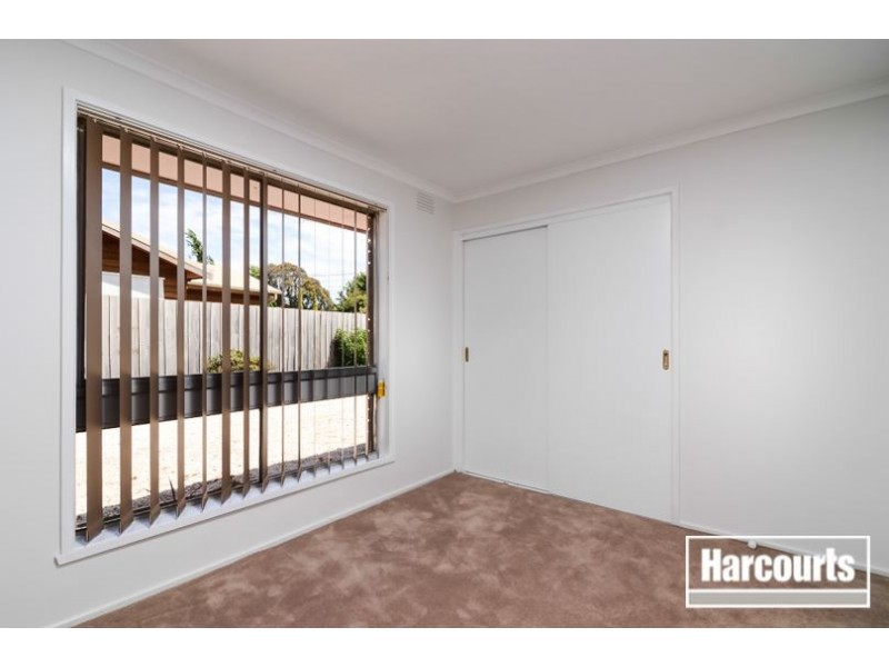 18 Circle dr north, Cranbourne VIC 3977