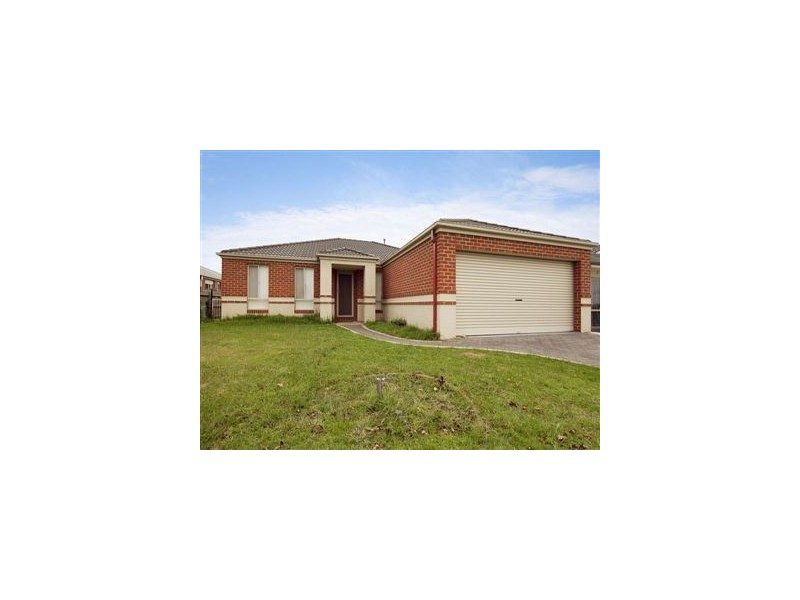 13 Grice Quadrant, Pakenham VIC 3810