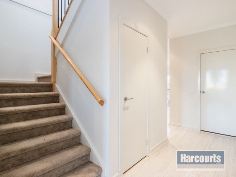 30 Heather Grove, Cranbourne East VIC 3977