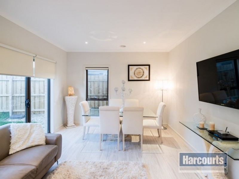 30 Heather Grove, Cranbourne East VIC 3977