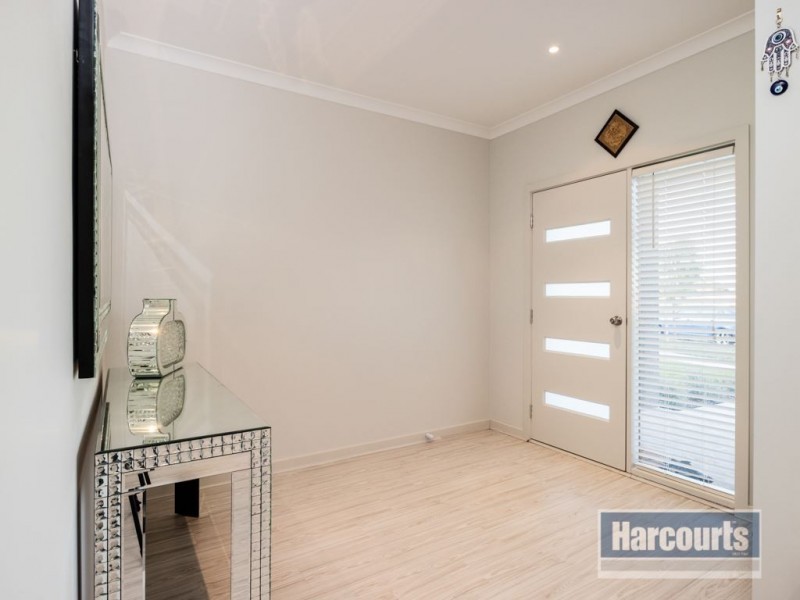 30 Heather Grove, Cranbourne East VIC 3977