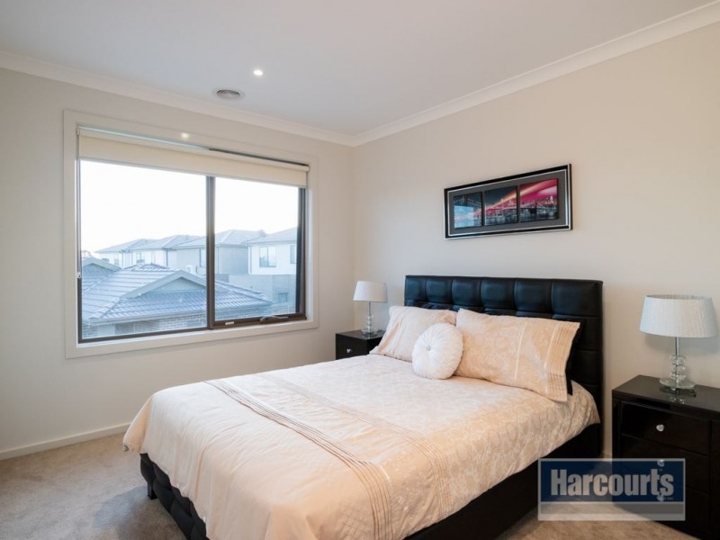 30 Heather Grove, Cranbourne East VIC 3977