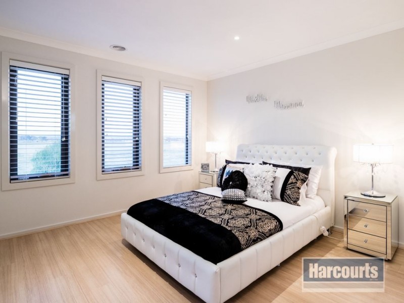 30 Heather Grove, Cranbourne East VIC 3977