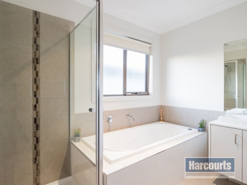 30 Heather Grove, Cranbourne East VIC 3977