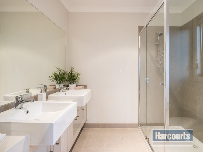 30 Heather Grove, Cranbourne East VIC 3977