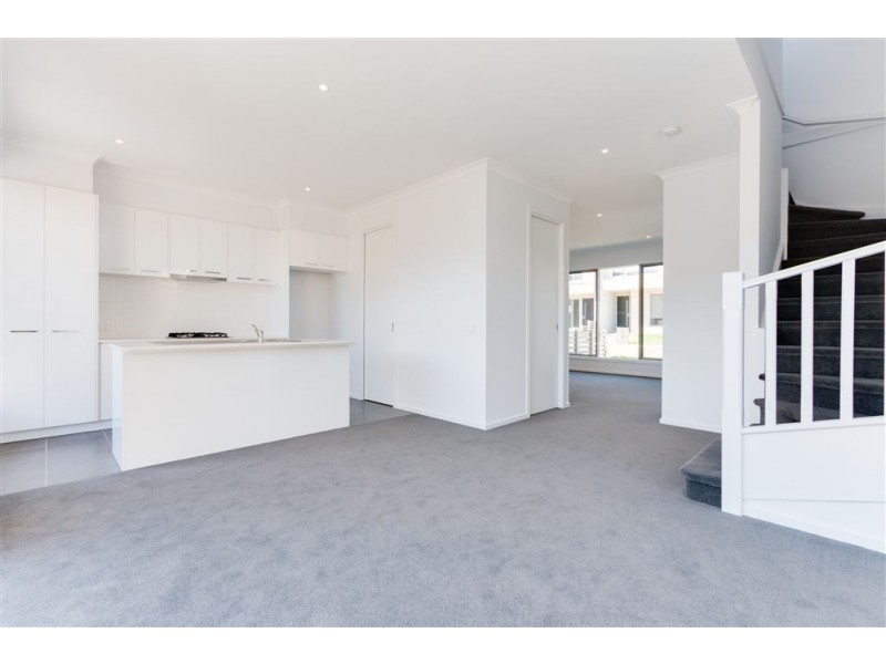 1 Nanea Path, Cranbourne VIC 3977