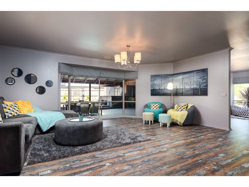 12 Kershaw Drive, Narre Warren South VIC 3805