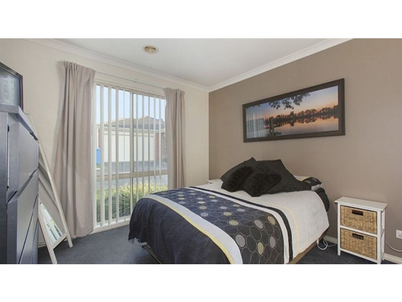 11/133 Bemersyde Drive, Berwick VIC 3806