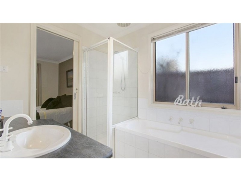 11/133 Bemersyde Drive, Berwick VIC 3806