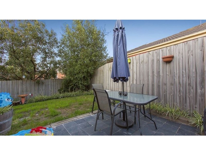 11/133 Bemersyde Drive, Berwick VIC 3806