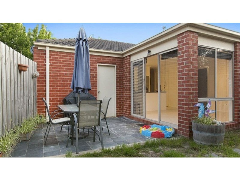 11/133 Bemersyde Drive, Berwick VIC 3806