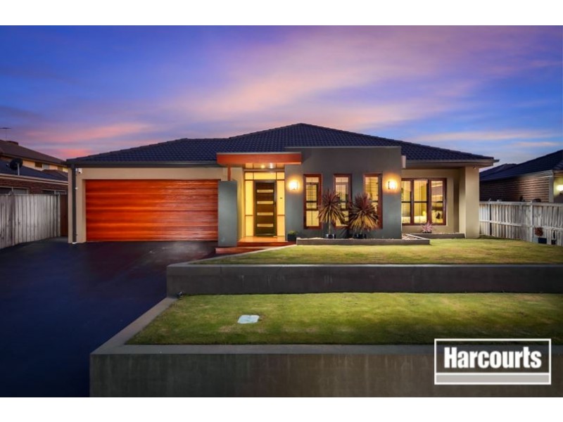 8 Bronson Circuit, Cranbourne North VIC 3977