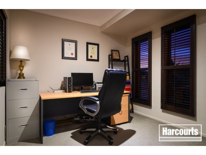 8 Bronson Circuit, Cranbourne North VIC 3977