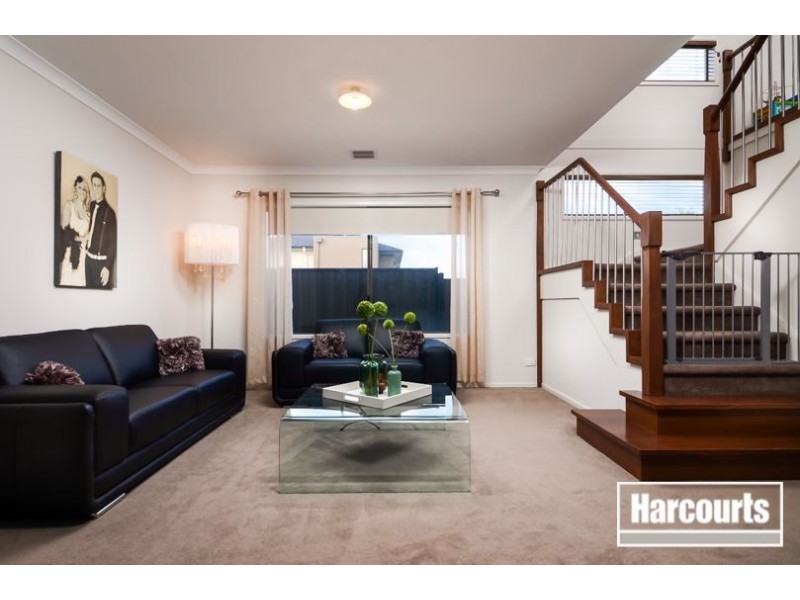 27 Selandra Boulevard, Clyde North VIC 3978