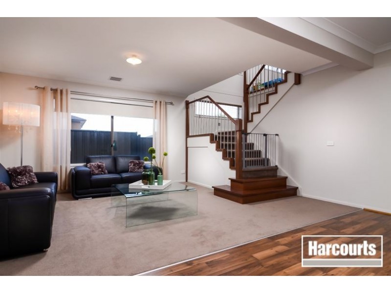 27 Selandra Boulevard, Clyde North VIC 3978